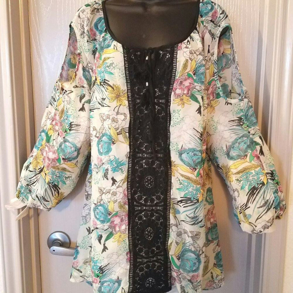 NEW PLUS SIZE Ladies blouse size 1x NEW